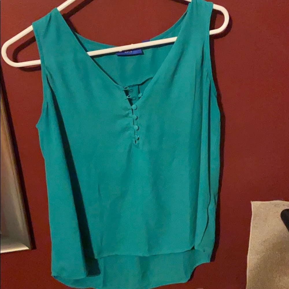 Apt 9 sleeveless blouse